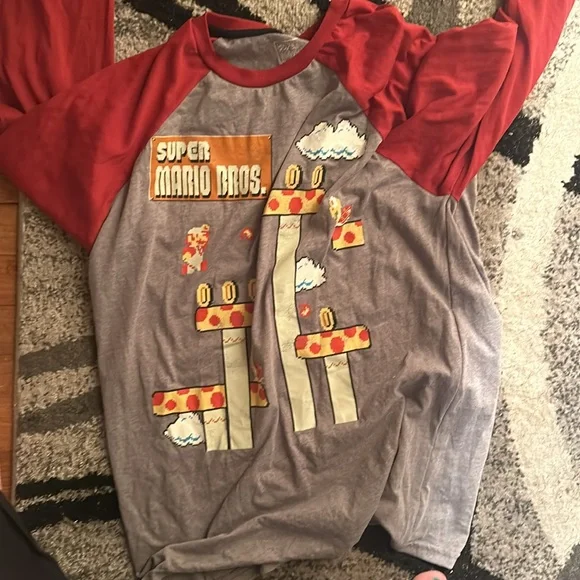 Super Mario Bros Graphic Tee - Picture 2 of 3